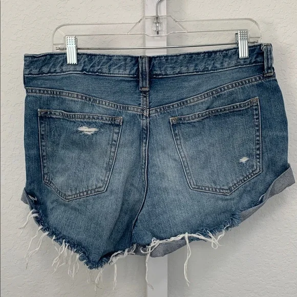 We the Free Romeo Rolled Distressed Blue Jean Shorts Size 30 - Picture 5 of 10